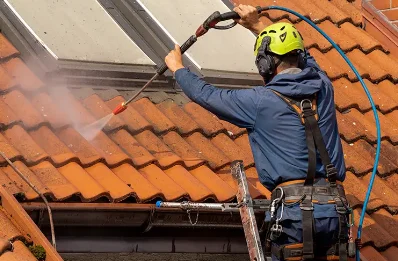 Démoussage et hydrofuge de toiture à Fouquenies